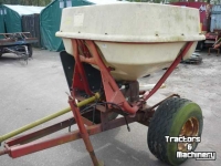 Fertilizer spreader Vicon Pendelstrooier