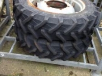 Wheels, Tyres, Rims & Dual spacers Pirelli 280/85R28