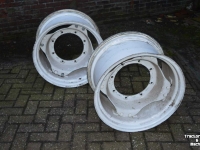 Wheels, Tyres, Rims & Dual spacers New Holland w14x24