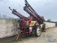 Fieldsprayer pull-type Hardi getrokken spuit 24 meter