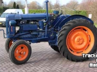 Oldtimers Fordson E27N "Blauwe reiger"