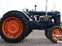 Oldtimers Fordson E27N "Blauwe reiger"