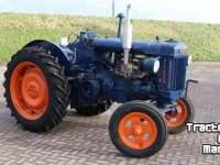 Oldtimers Fordson E27N "Blauwe reiger"