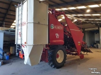 Carrot harvester Simon R2B Bunker Rooier Carrot Harvester