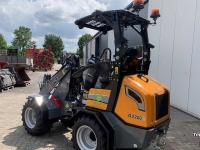 Wheelloader Giant G 2200 E Shovel Kniklader