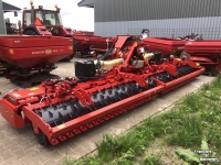 Seed drill Kverneland Opklapbare zaaimachine met FT2 electronisch aangedreven fronttank