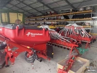 Seed drill Kverneland Opklapbare zaaimachine met FT2 electronisch aangedreven fronttank