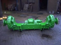 Used parts for forage harvesters John Deere Vooras / Front-axle / Onderdelen 7400 hakselaar