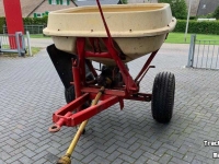 Fertilizer spreader Vicon Kunstmeststrooier op Wielstel