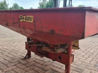 Fertilizer spreader PZ Vibrax Kunstmeststrooier