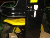 Diverse new spare-parts John Deere mechanisch geveerde stoel / Mechanical suspended seat