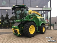 Forage-harvester John Deere 8300i