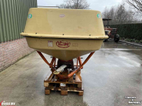 Fertilizer spreader Vicon Pendelstrooier