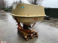 Fertilizer spreader Vicon Pendelstrooier