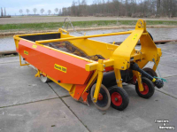 Onion harvester Samon uienrooier SU 2M en klapper SU15 F