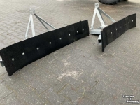 Rubber yard scraper  Rubberschuif 160 cm / sneeuwschuif / modderschuif