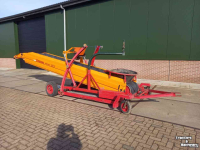 Telescopic storeloader Miedema Hallenvuller 105-70