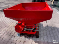 Fertilizer spreader  Kunstmeststrooier