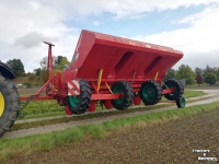 Potato planter Kverneland 3300, pootmachine, poter