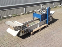 Conveyor  Kistenvulband met valbrekers