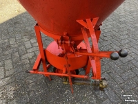 Fertilizer spreader  Jola kunstmeststrooier