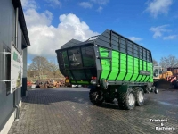 Self-loading wagon Deutz-Fahr Feedmaster 4400 opraapwagen (stalvoeren)