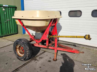 Fertilizer spreader Vicon pendelstrooier