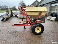 Fertilizer spreader Vicon pendelstrooier