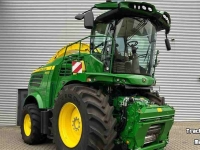 Forage-harvester John Deere 8400i Prodrive 40 km Zelfrijdende Veldhakselaar