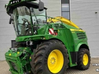 Forage-harvester John Deere 8400i Prodrive 40 km Zelfrijdende Veldhakselaar