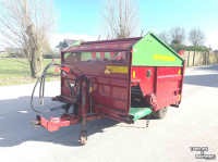 Silage-block distribution wagon Strautmann BVW