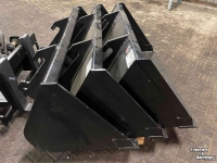 Excavator buckets Giant Egalisatiebak met dubbel mes