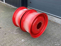 Wheels, Tyres, Rims & Dual spacers Fendt Fendt velgen 15x28 8 gaats spoorbreedte 220cm