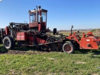 Potato harvester Amac ZM-2 Zelfrijdende Aardappelrooier