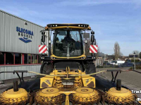 Forage-harvester New Holland FR550 + 8 rij maisbek 60BTIE