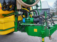 Fieldsprayer pull-type John Deere 840i