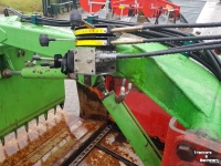 Silage grab-cutter Strautmann 220 KD Siloblitz voer doseerbak rechtslossend