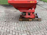 Fertilizer spreader Kuhn ZSB 900