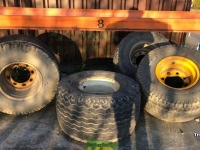 Wheels, Tyres, Rims & Dual spacers Vredestein 500/50X17 Banden op 8-Gaats Velg