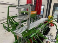 Seed drill Amazone Avant 3002 schijfkouterbalk