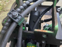 Front-hitch & Pto John Deere Fronthef / Front-hef voor / passend aan John Deere 2520 Compact tractor