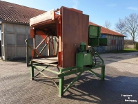 Bulk box tipper  Kistenkantelaar