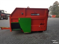 Silage-block distribution wagon Holaras Rabbit 4000