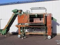 Sorting machine Schouten Schouten Kwartet aardappelsorteermachine   80 cm breed Schoksorteerder  Sta-zitmodel  Zwenkbare Elevator