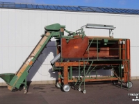 Sorting machine Schouten Schouten Kwartet aardappelsorteermachine   80 cm breed Schoksorteerder  Sta-zitmodel  Zwenkbare Elevator