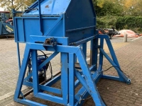 Bulk box tipper Van Rooijen Kistenkantelaar