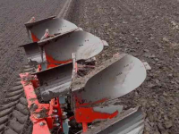 Ploughs  zandploeg met grote voorscharen