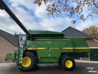 Combine John Deere 2064 met 818 maairbord+kar combine maaidorser