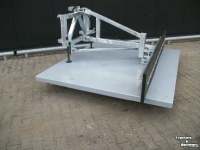 Rubber yard scraper Hofstede NIEUW. Voerschuif rubber voer sneeuw modder erf schuif schuiver