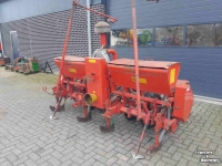 Seed drill Becker Aeromat T4 Maiszaaimachine